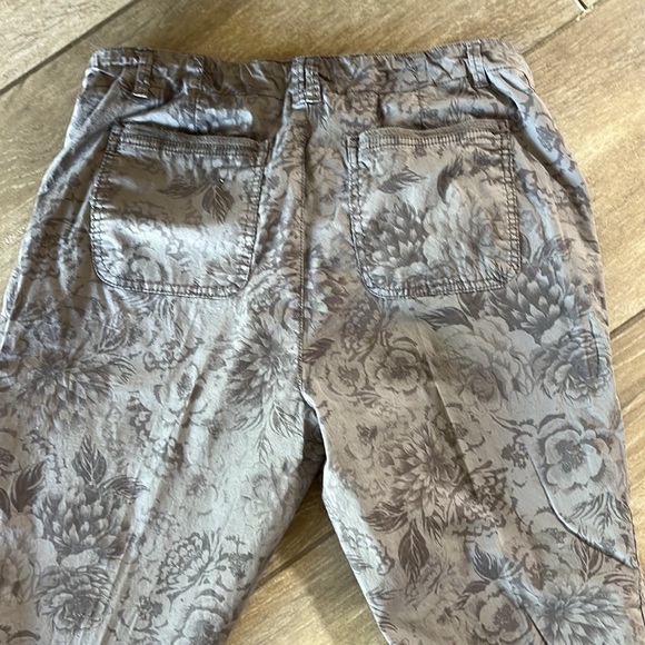 Democracy Flex-Elle t capri pant. Size 12 - Picture 6 of 7